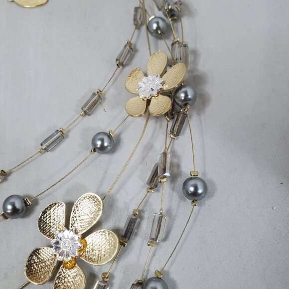 Ali Khan gold-toned multi-strand necklace featuring six layers - Picture 4 of 9